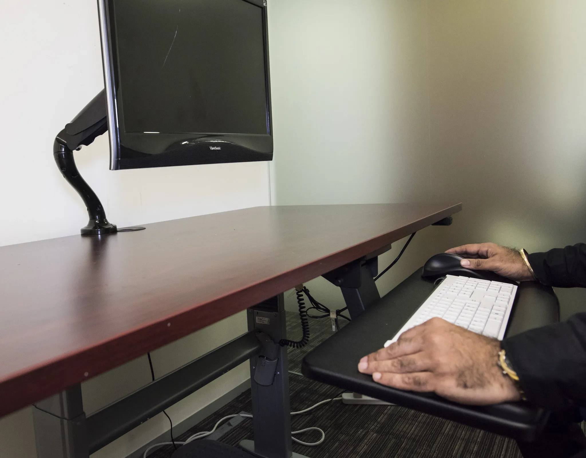 Adjustable Keyboard Tray (AKT01) with Height and Swivel Adjustments