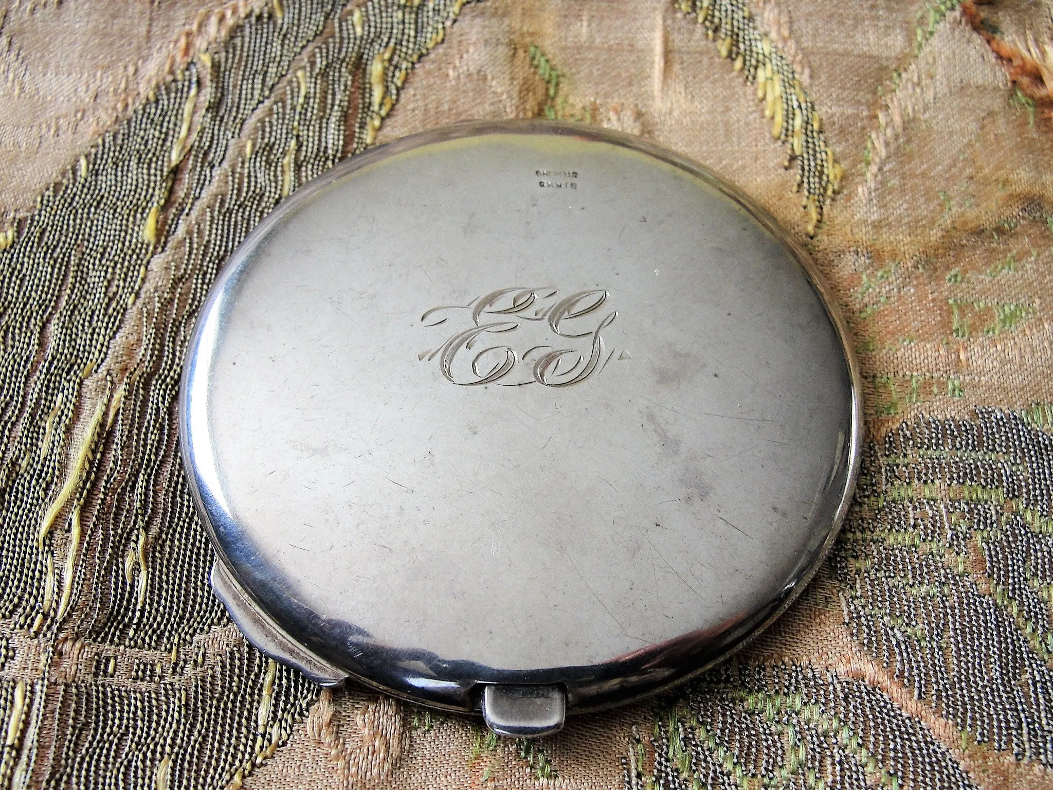 BEAUTIFUL Birks Sterling Silver Engraved Powder Compact, Lovely Engraving, Vanity Compact, Silver Purse Compact, Canadian Tiffany Store,Collectible Compacts