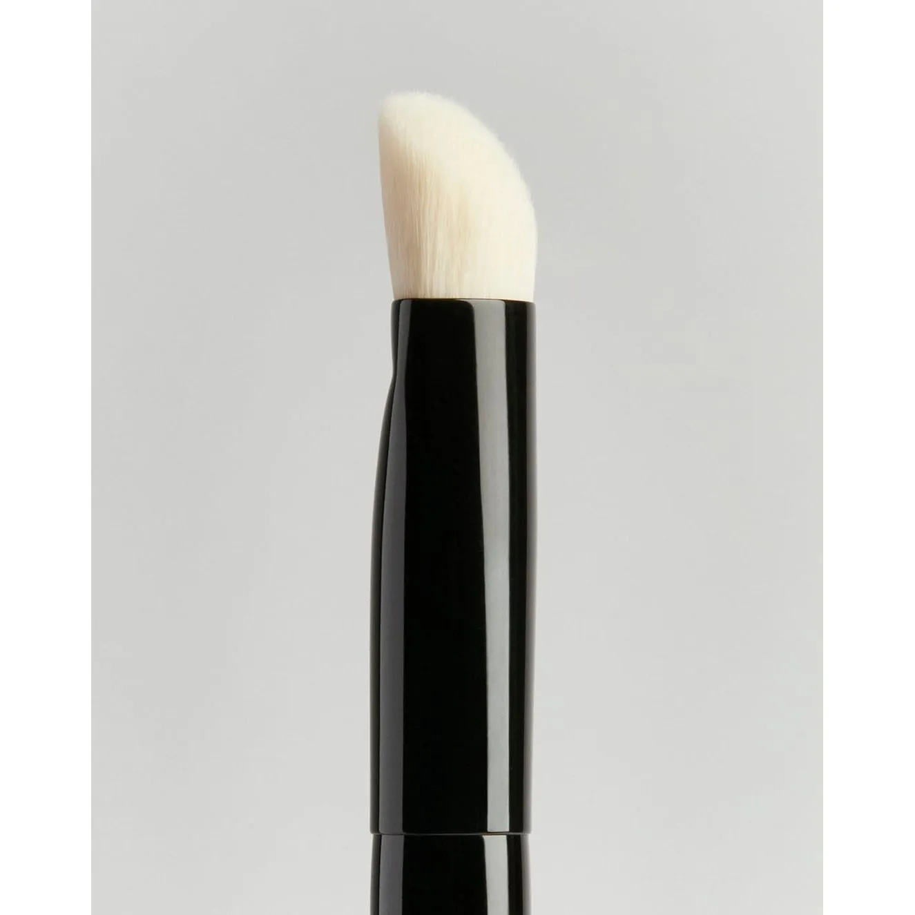 Fara Homidi Beauty The Buffer Brush