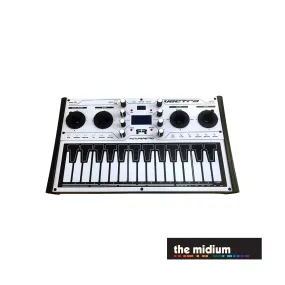 Future Retro Vectra hybrid paraphonic synthesizer (firmware 2.0)