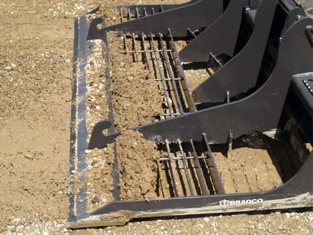 PALADIN / BRADCO land sculpture for machines with universal skid steer coupler