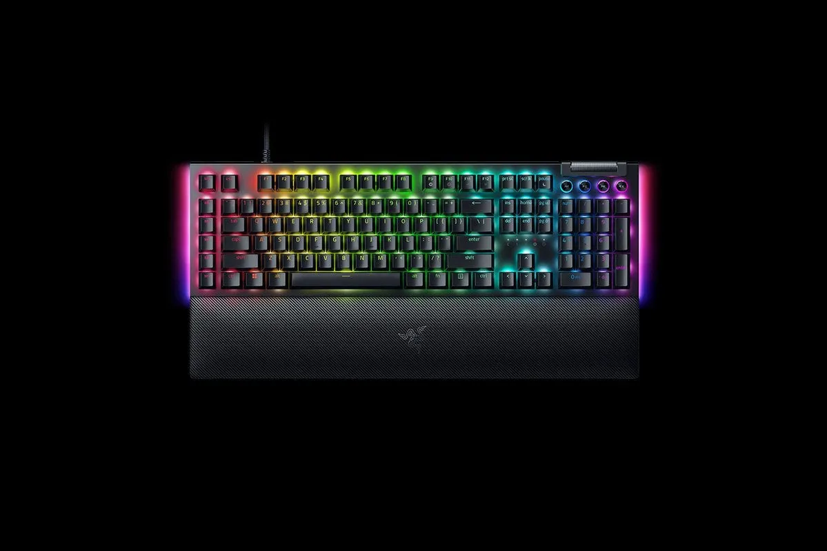 Razer Blackwidow V4 Keyboard Gaming Usb Qwerty Nordic Black